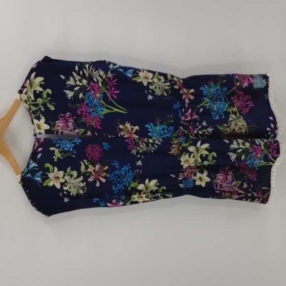 Umgee shorts romper floral print open back size large with pockets lace trim - Picture 6 of 8